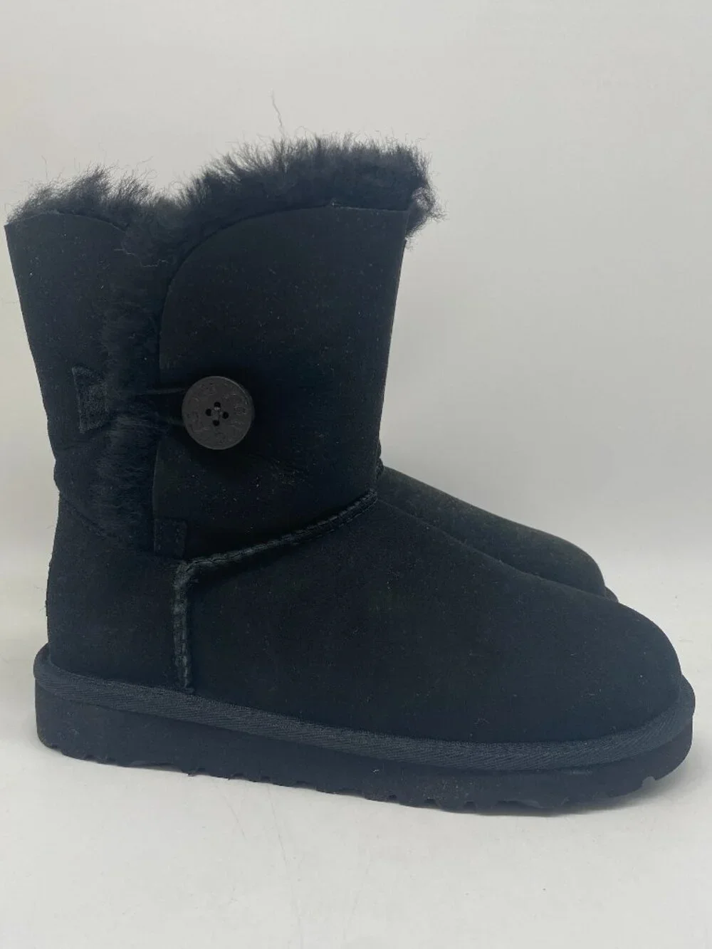 UGG KIDS BAILEY BUTTON BLACK US KIDS SIZE 1